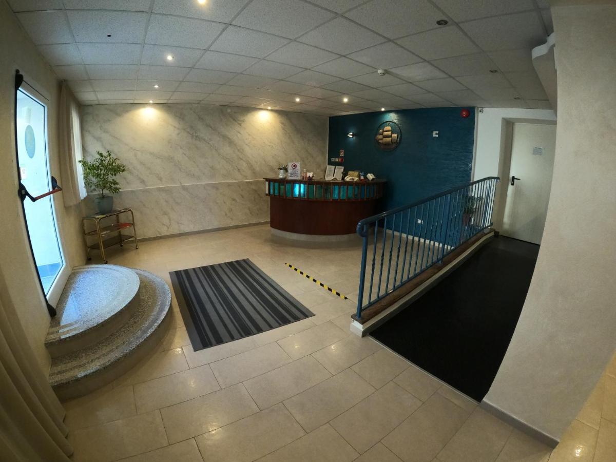 Albergo La Caravella Staranzano ภายนอก รูปภาพ