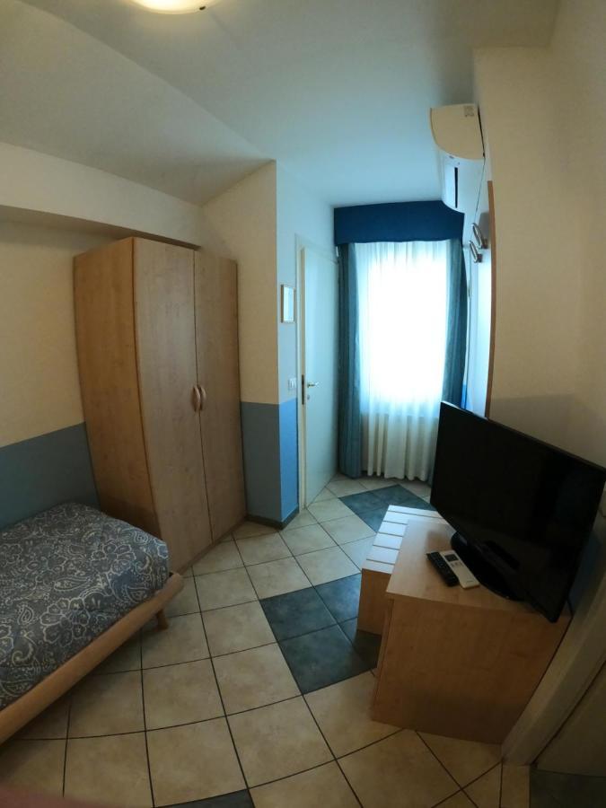 Albergo La Caravella Staranzano ภายนอก รูปภาพ